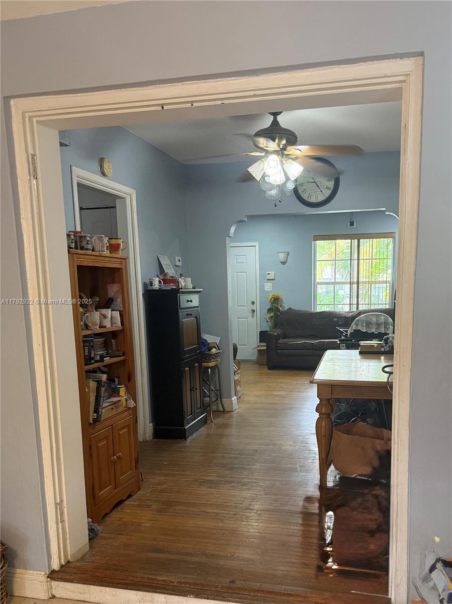 40 NE 49th St