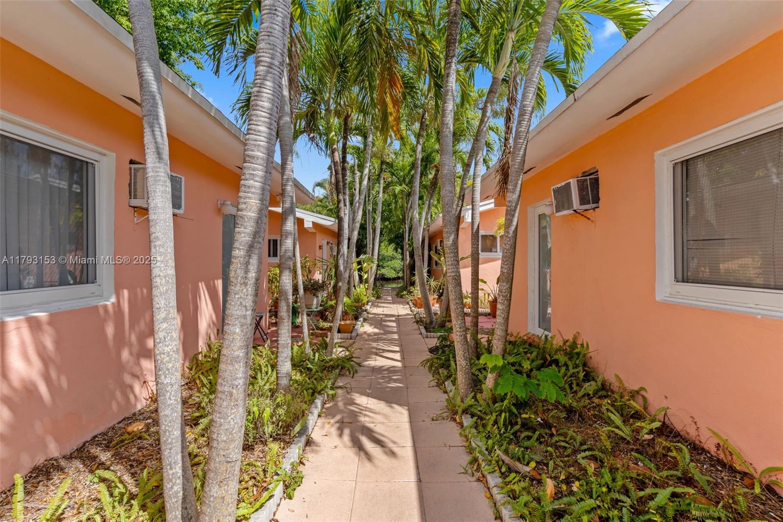 13185 Emerald Dr