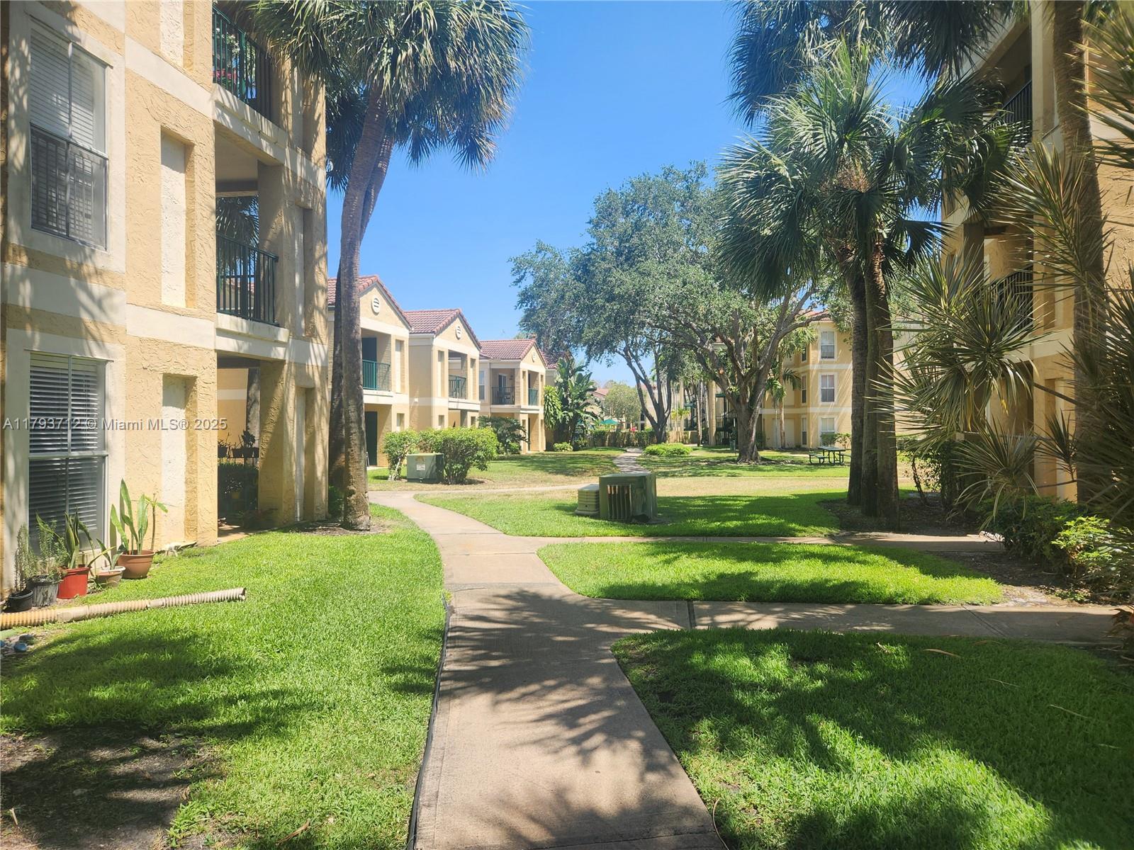 777 Riverside Dr # 1522