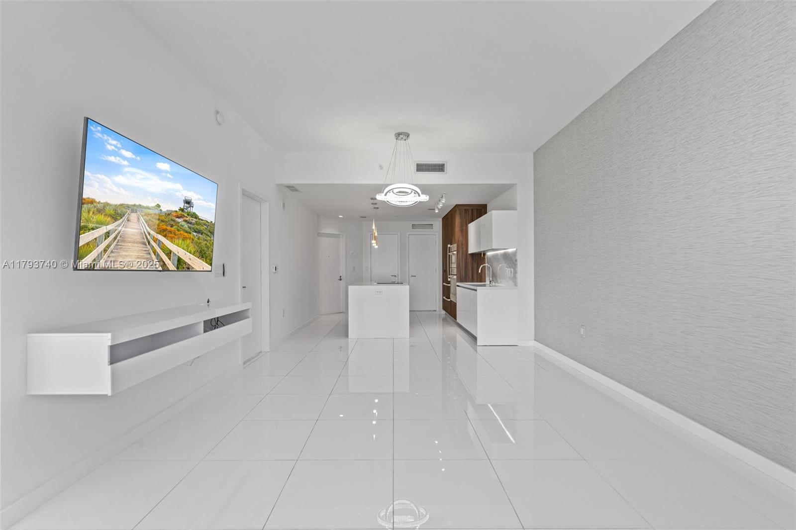 851 NE 1st Ave # 1506