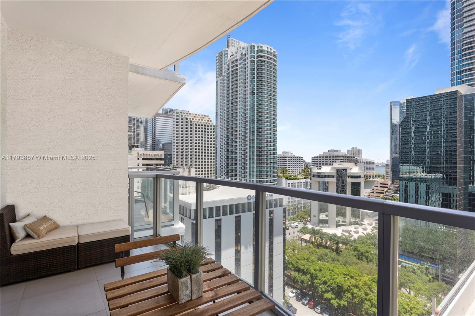 1050 Brickell Ave # 1506