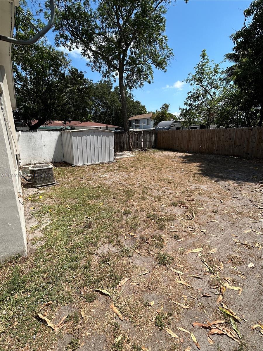 1121 NW 34th Ave # 1123