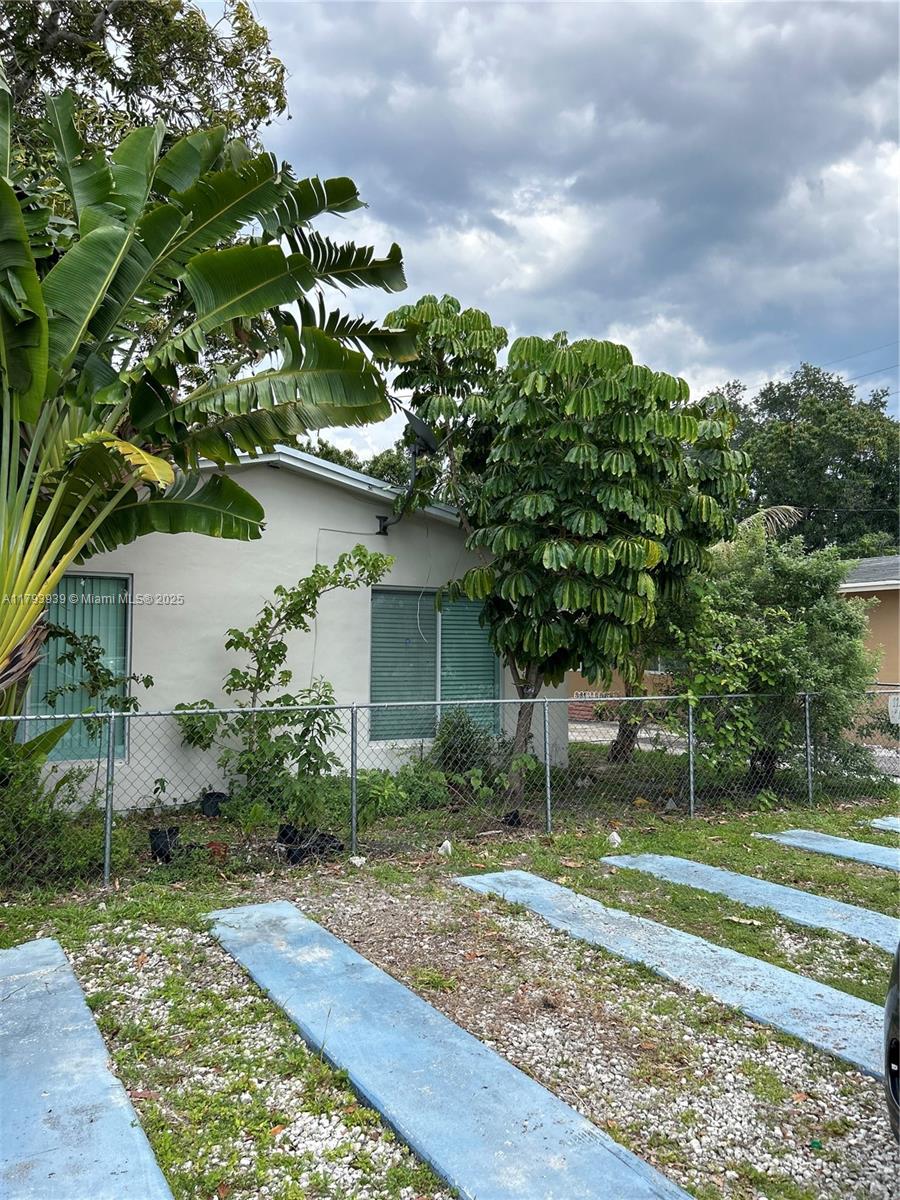 1121 NW 34th Ave # 1123