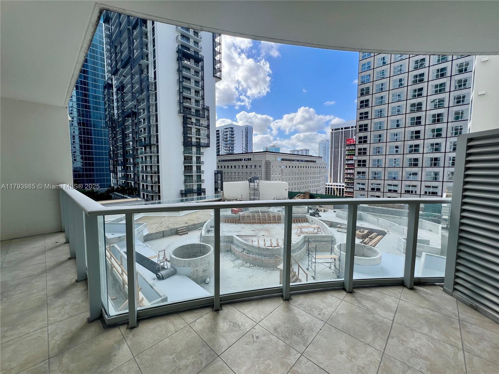 300 S Biscayne Blvd # 1405