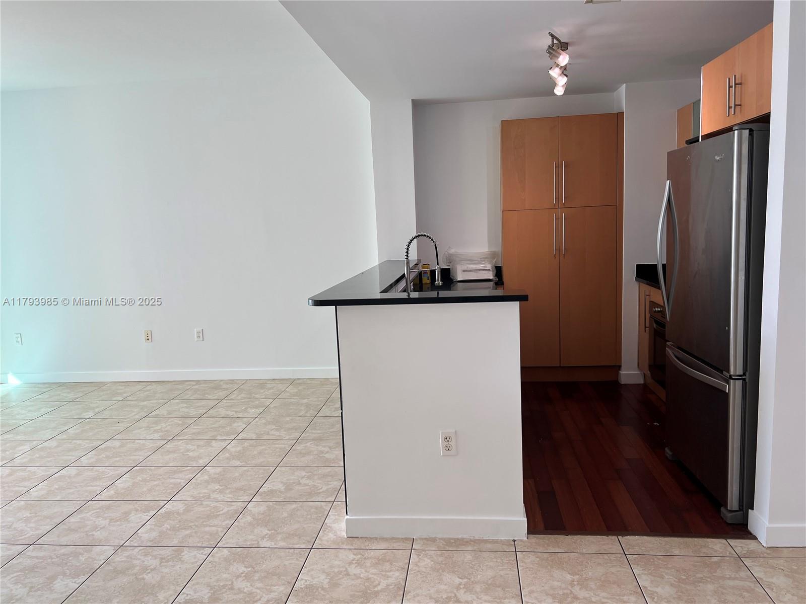300 S Biscayne Blvd # 1405