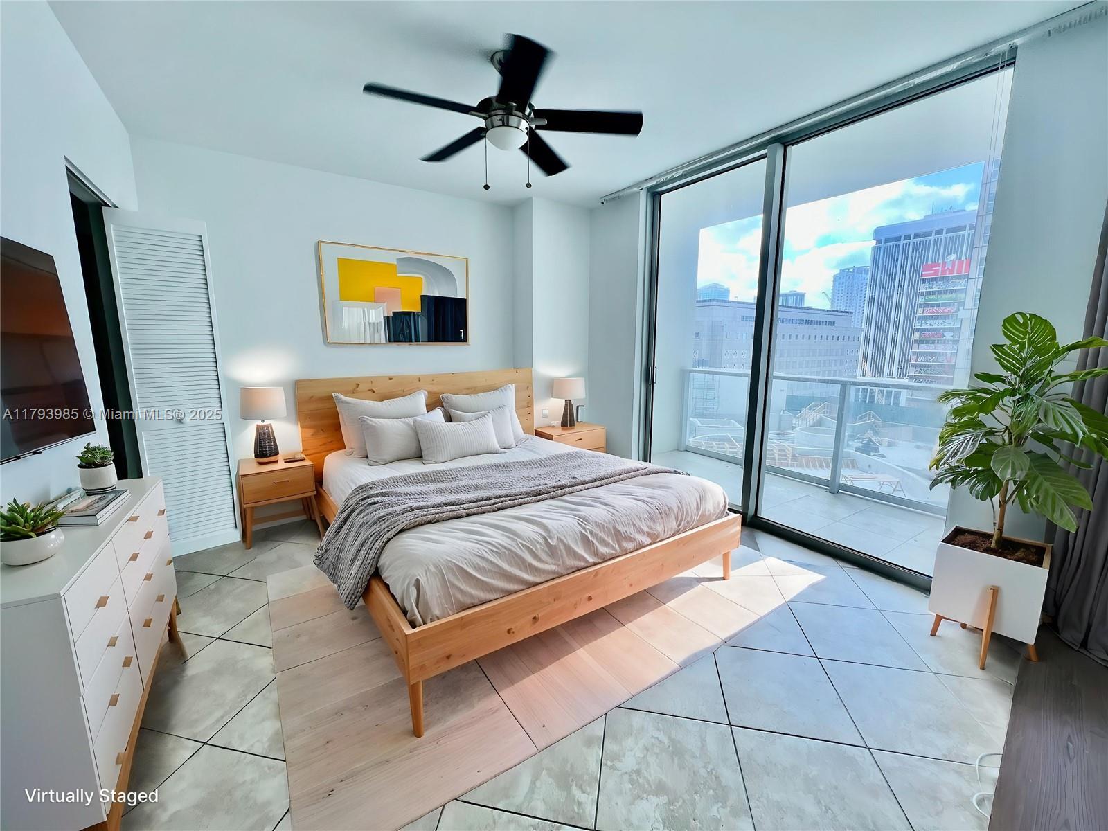 300 S Biscayne Blvd # 1405