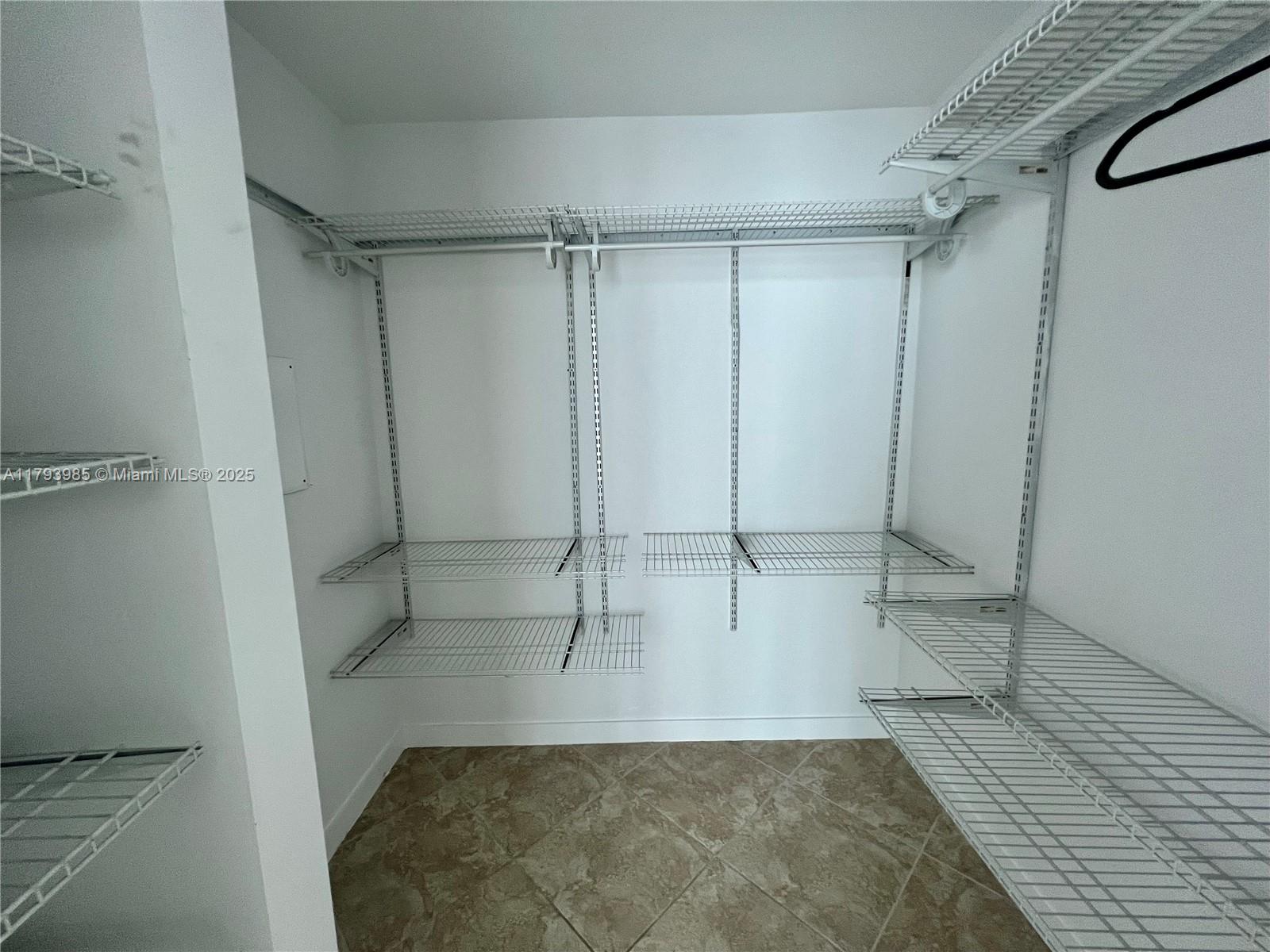 300 S Biscayne Blvd # 1405