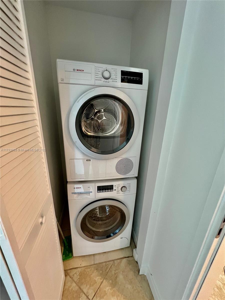300 S Biscayne Blvd # 1405