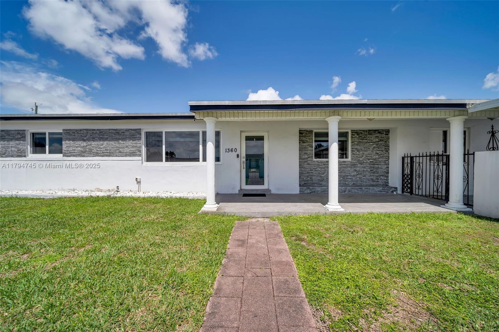 1360 W 4th Ln