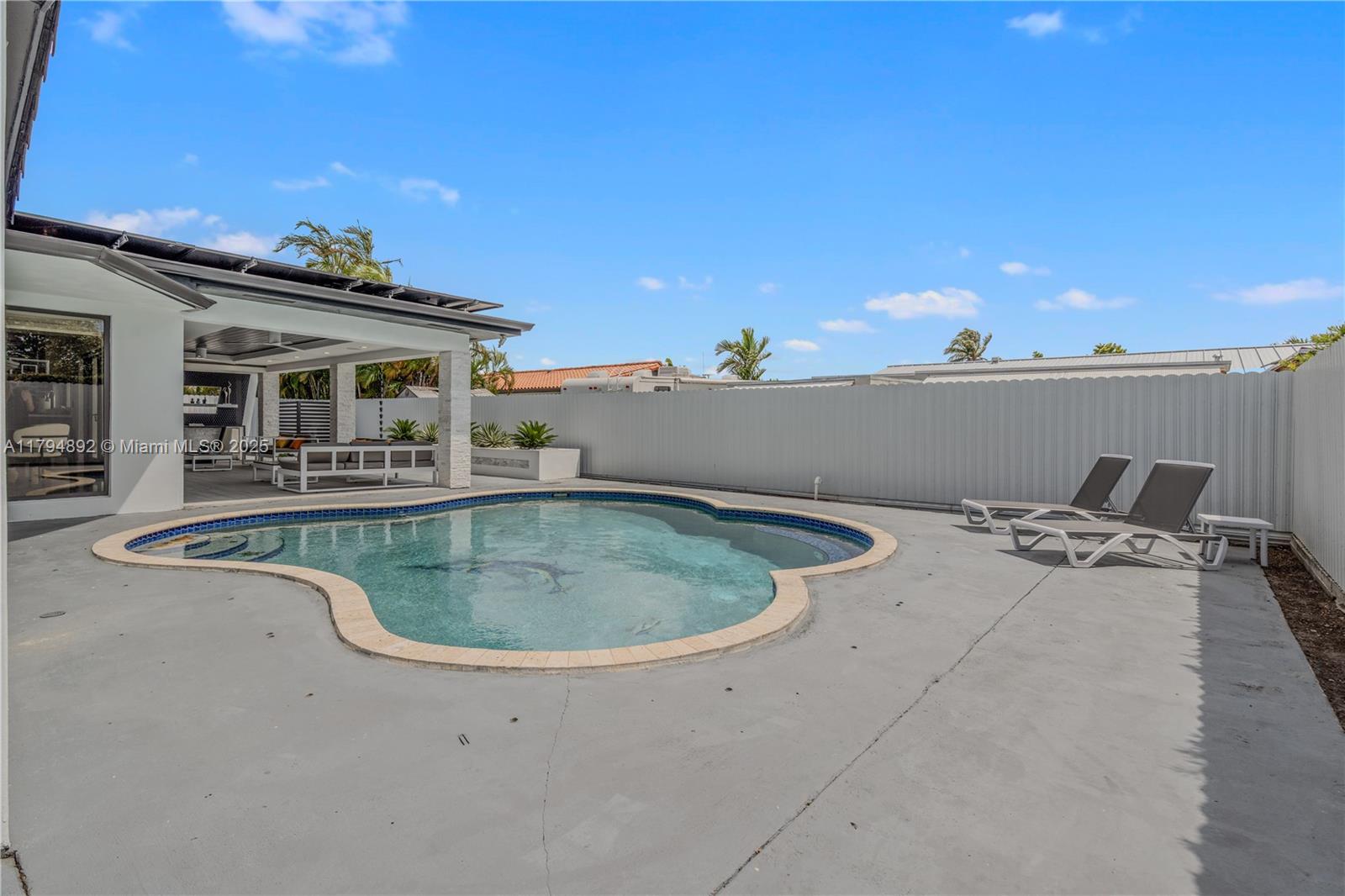 2901 Village Green Dr