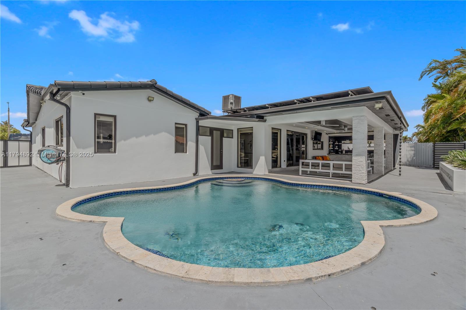 2901 Village Green Dr