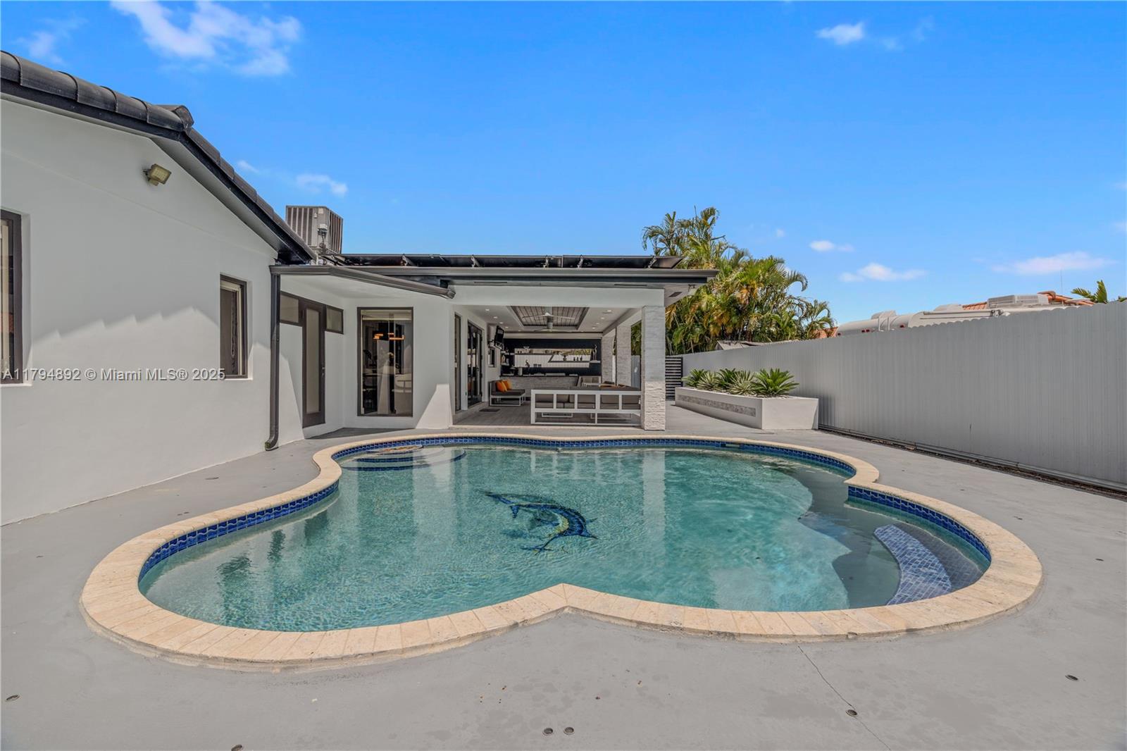 2901 Village Green Dr