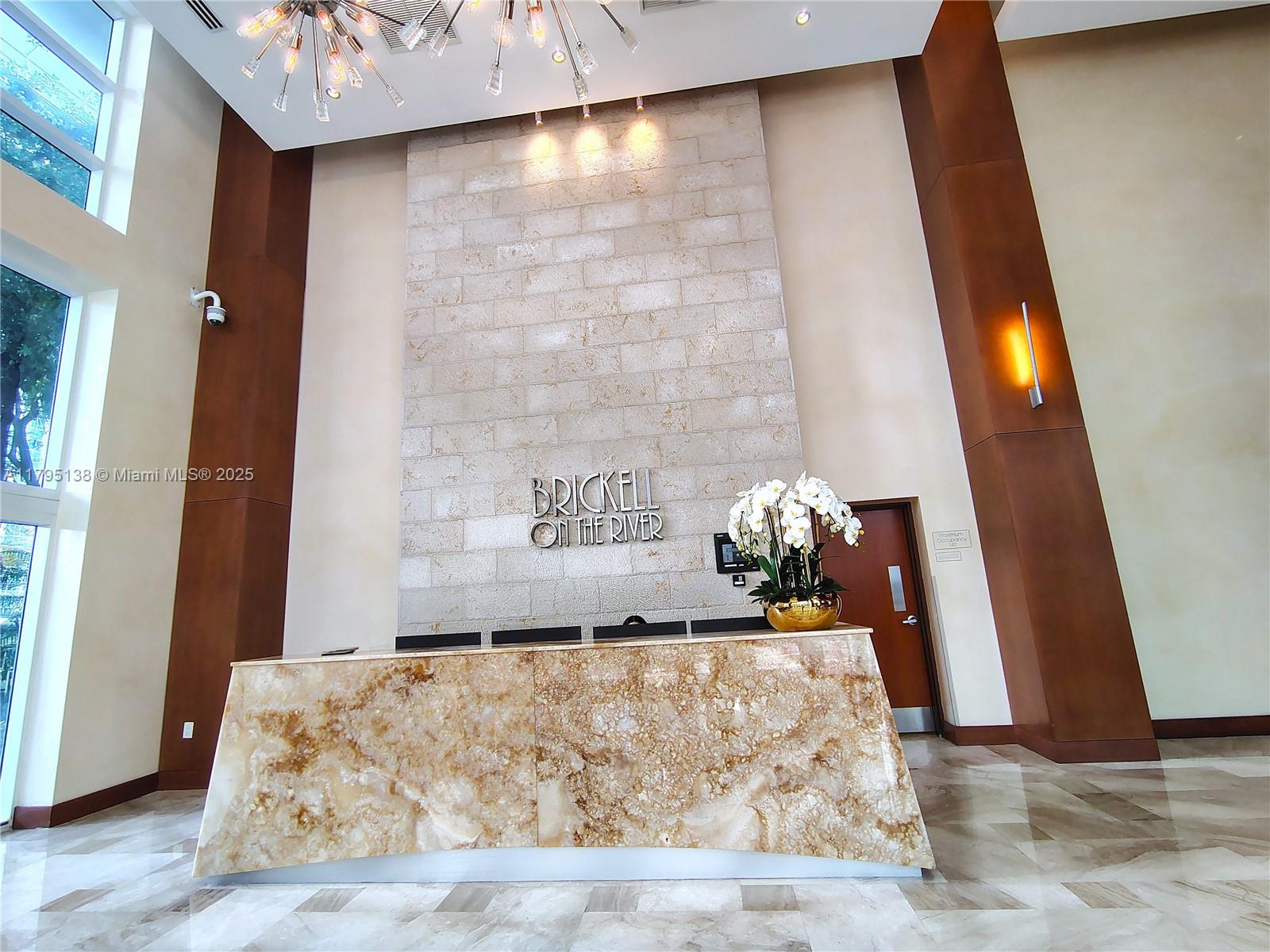 31 SE 5th St # 3006