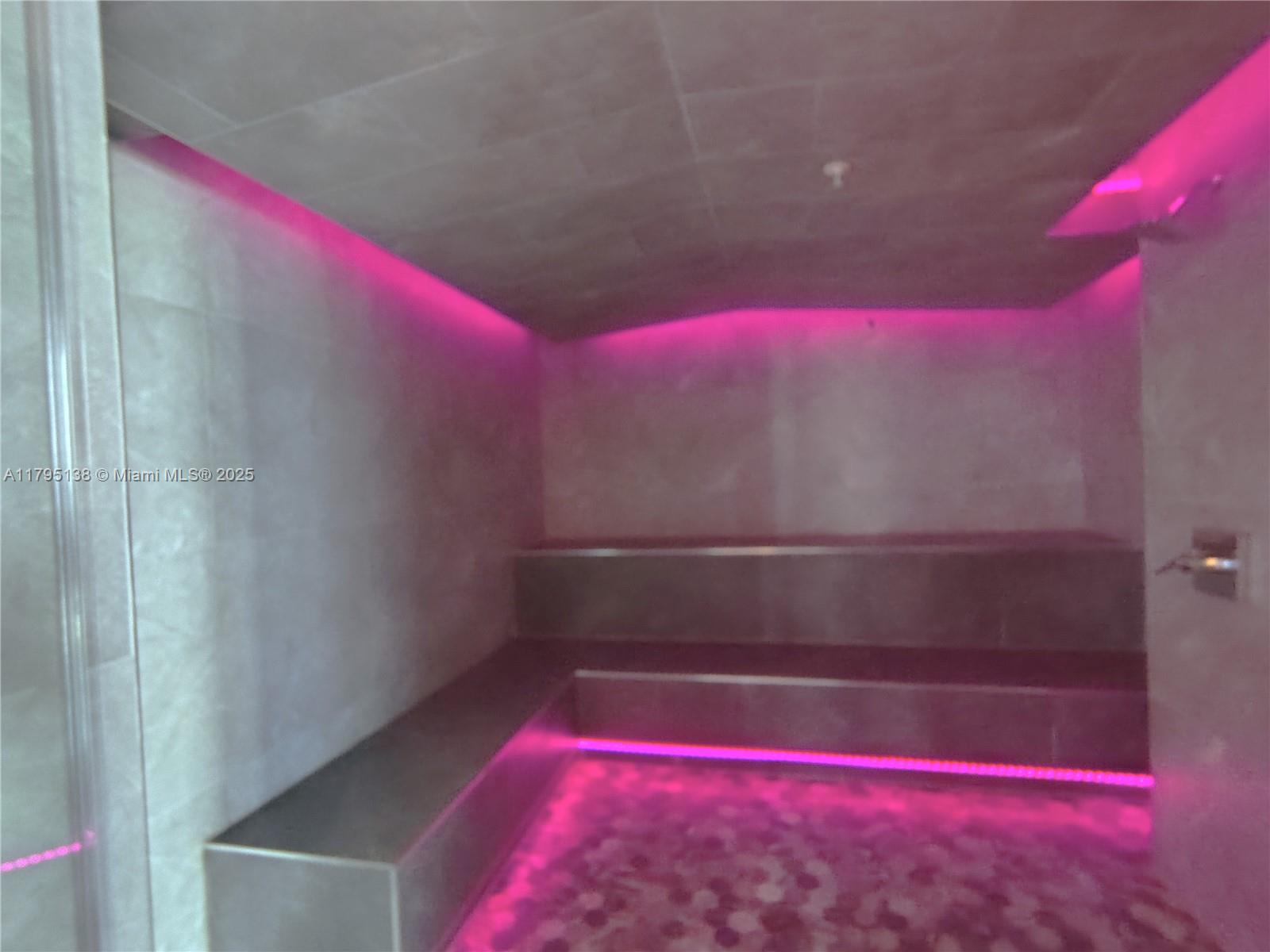 31 SE 5th St # 3006