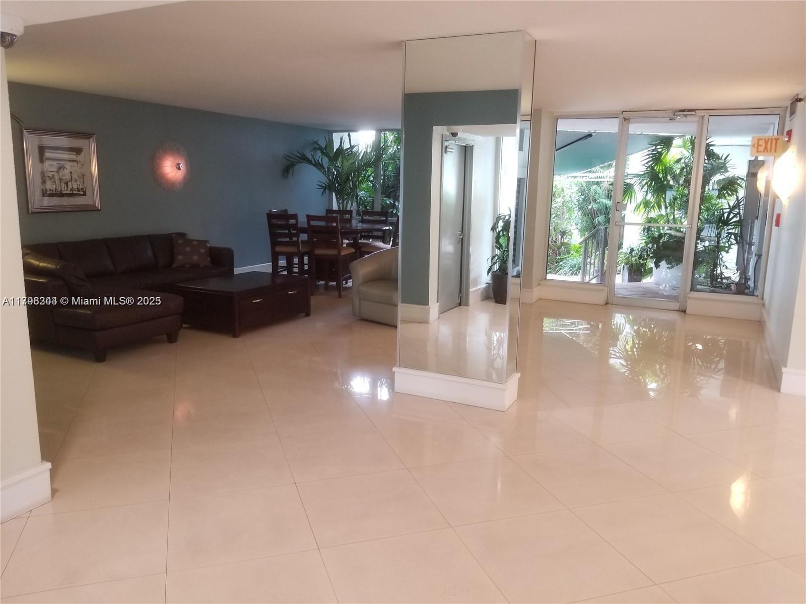 1700 NW N River Dr # 1009