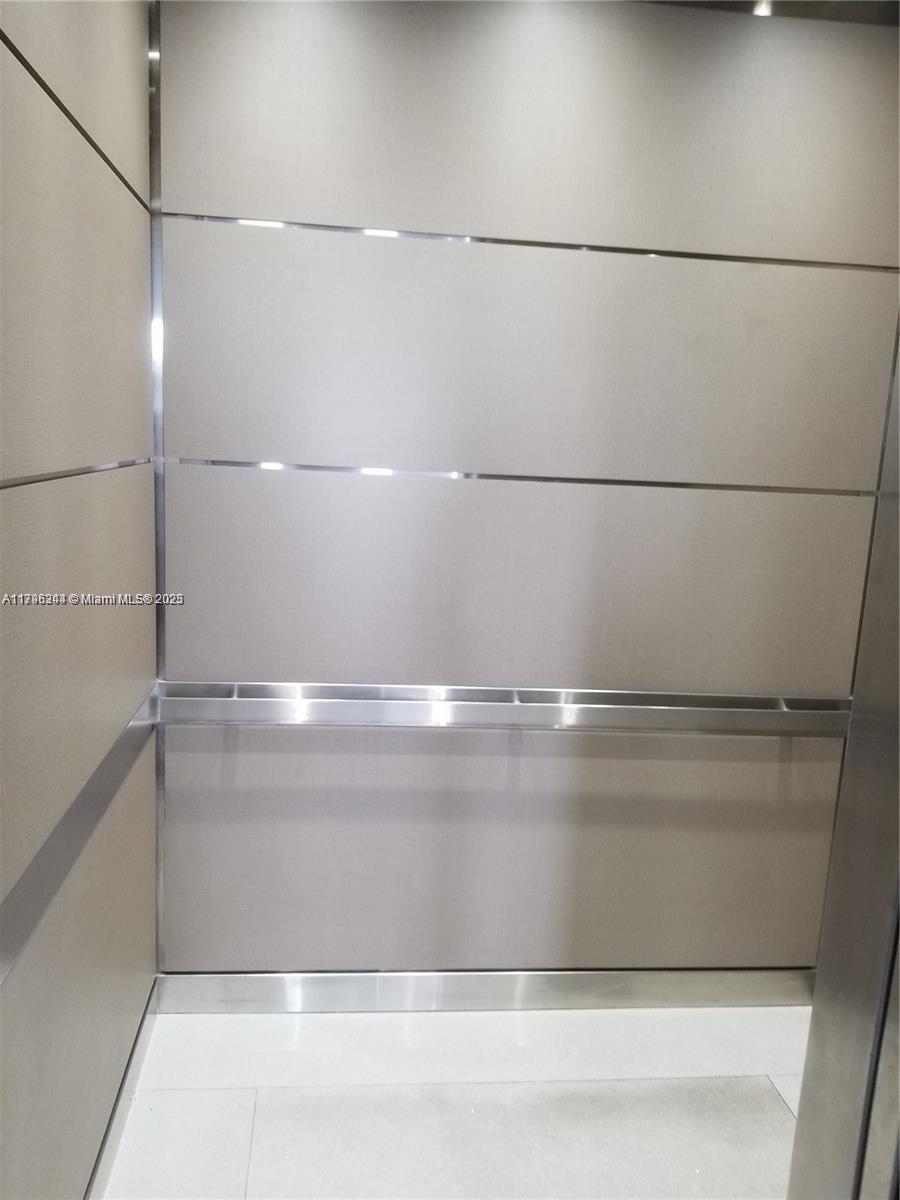 1700 NW N River Dr # 1009