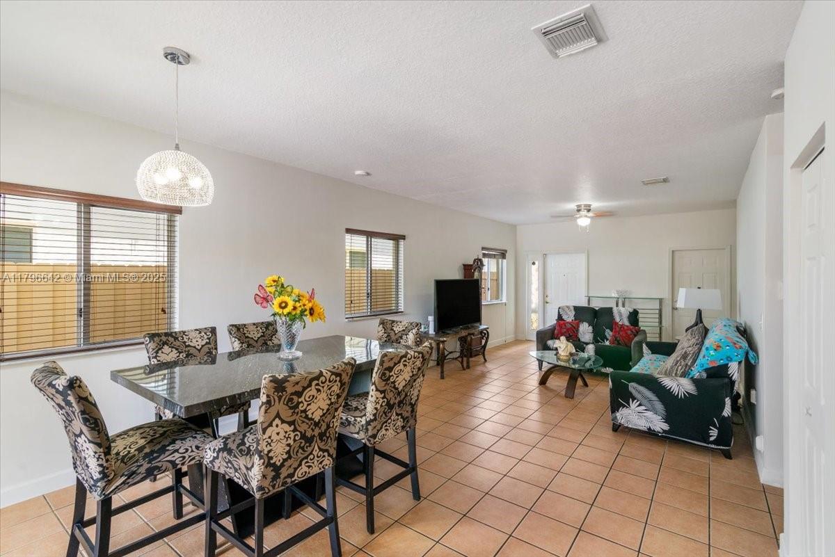 1024 NE 41st Ter