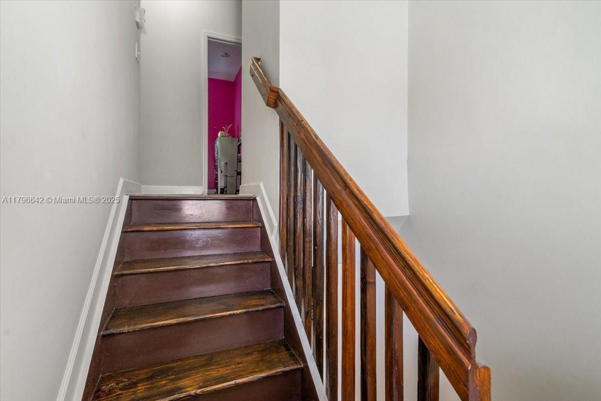 1024 NE 41st Ter