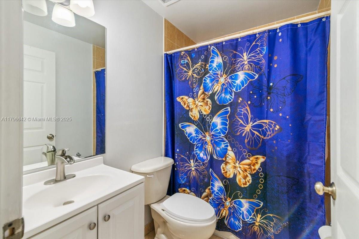 1024 NE 41st Ter