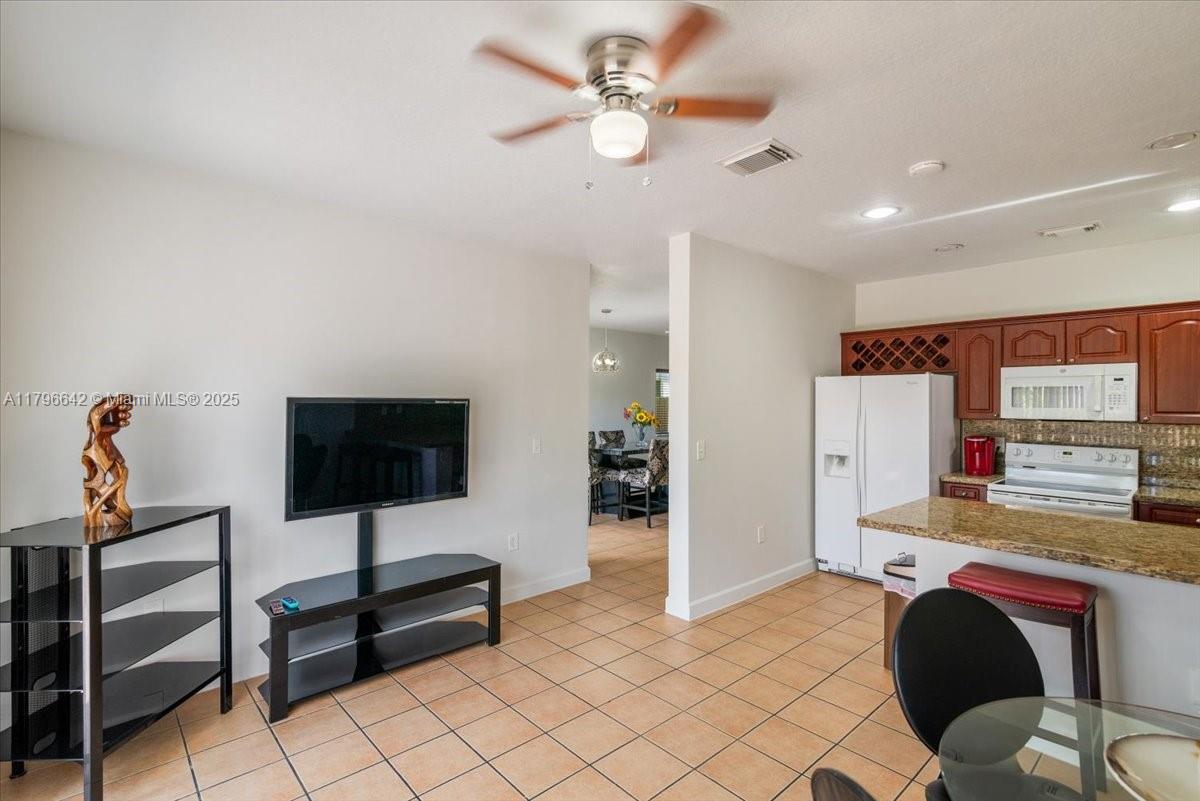 1024 NE 41st Ter
