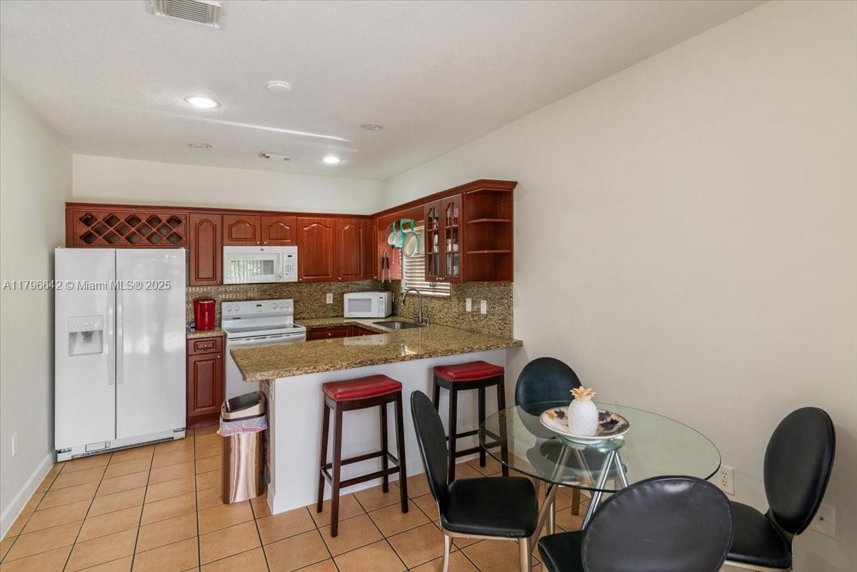 1024 NE 41st Ter
