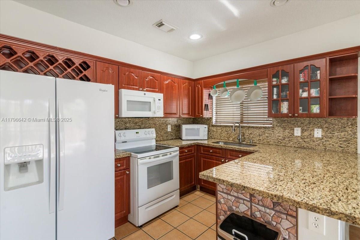 1024 NE 41st Ter