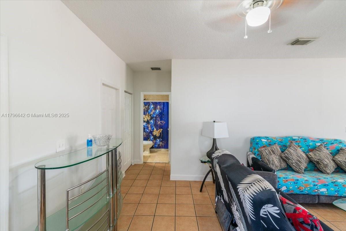 1024 NE 41st Ter