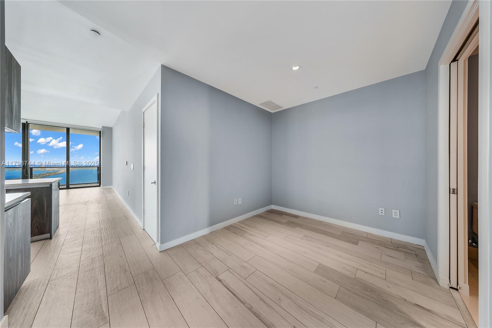 480 NE 31st St # 4307