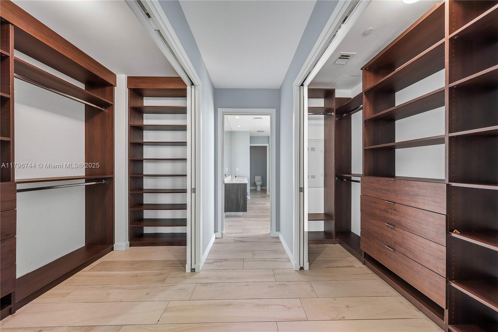 480 NE 31st St # 4307