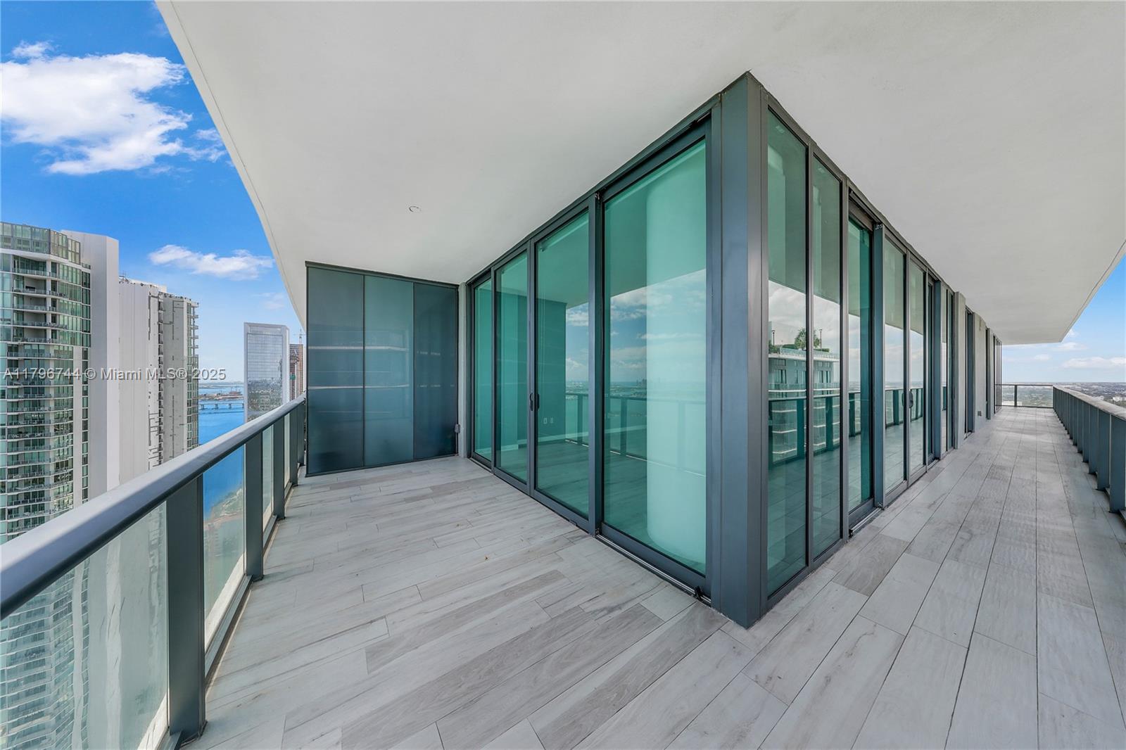 480 NE 31st St # 4307