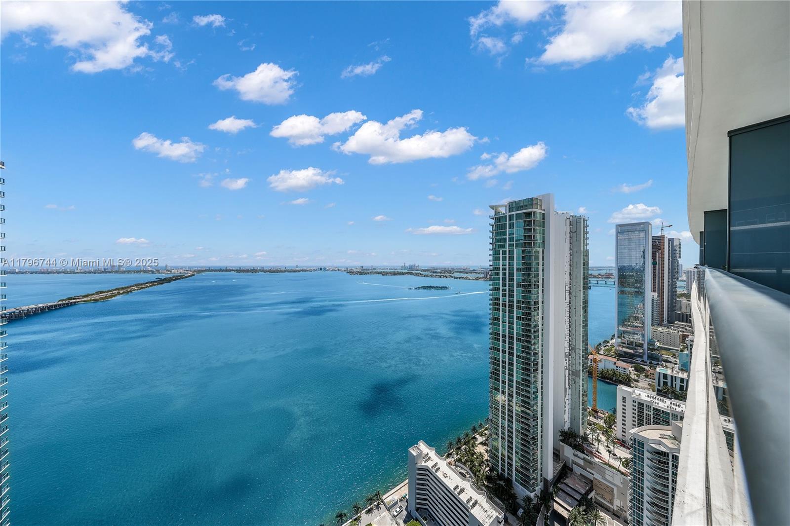 480 NE 31st St # 4307