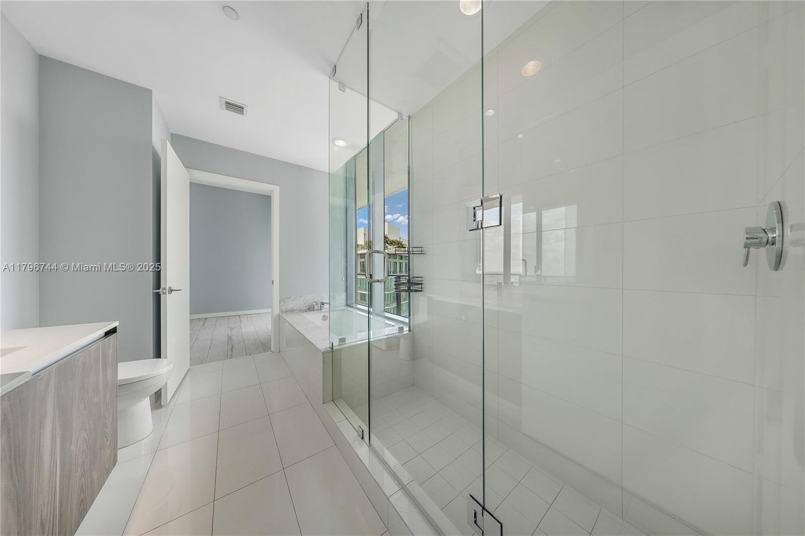 480 NE 31st St # 4307