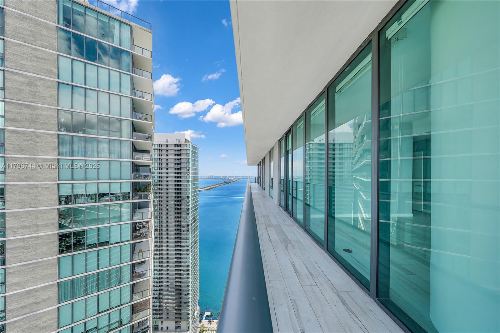 480 NE 31st St # 4307