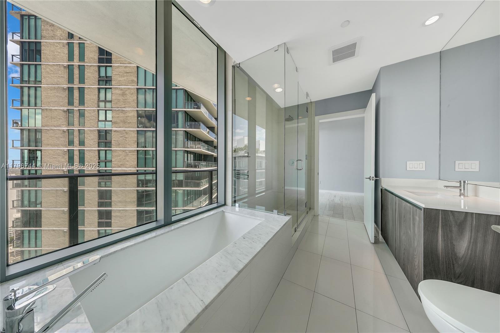 480 NE 31st St # 4307