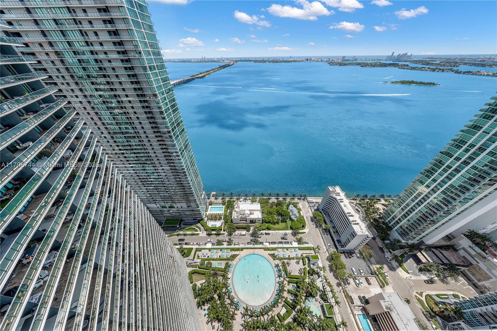 480 NE 31st St # 4307