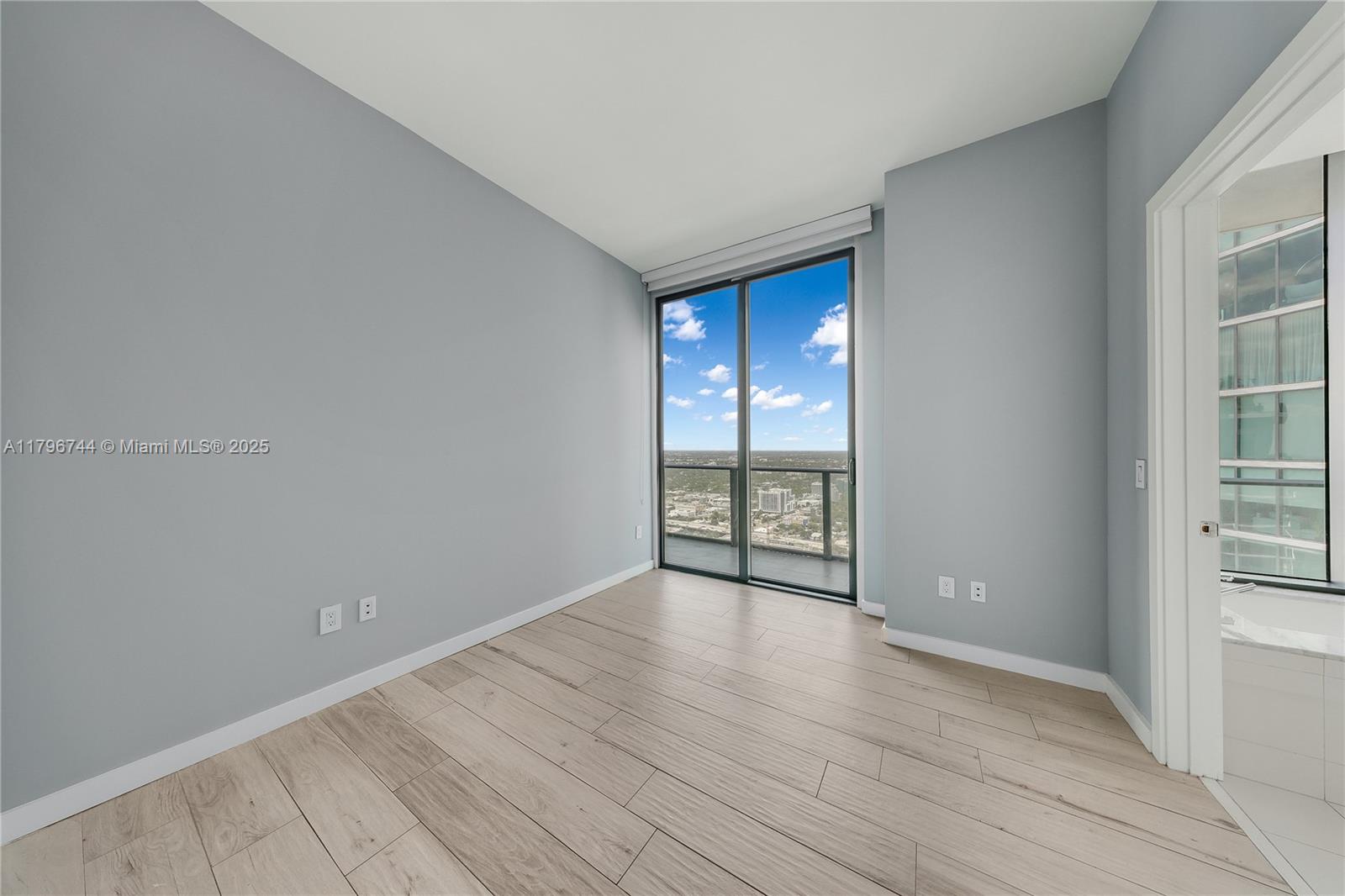 480 NE 31st St # 4307