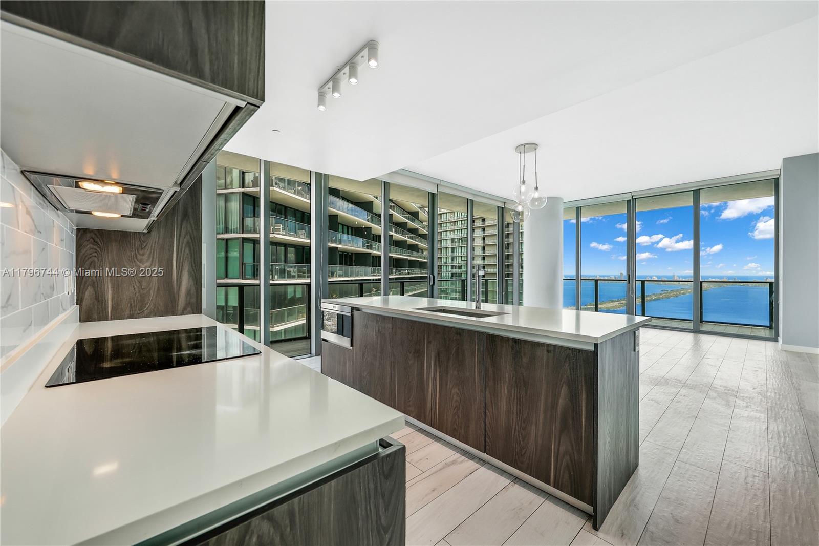 480 NE 31st St # 4307