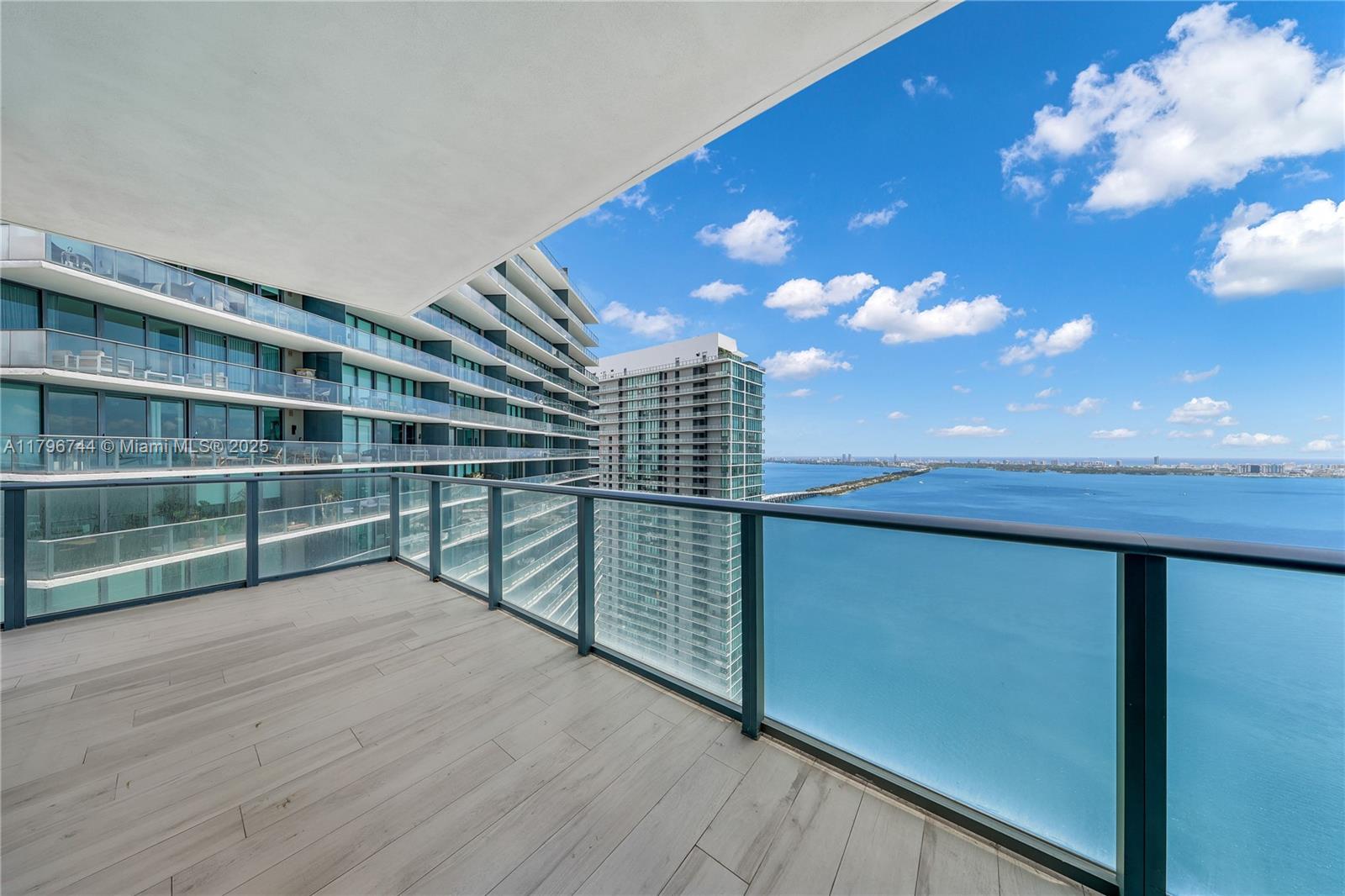 480 NE 31st St # 4307