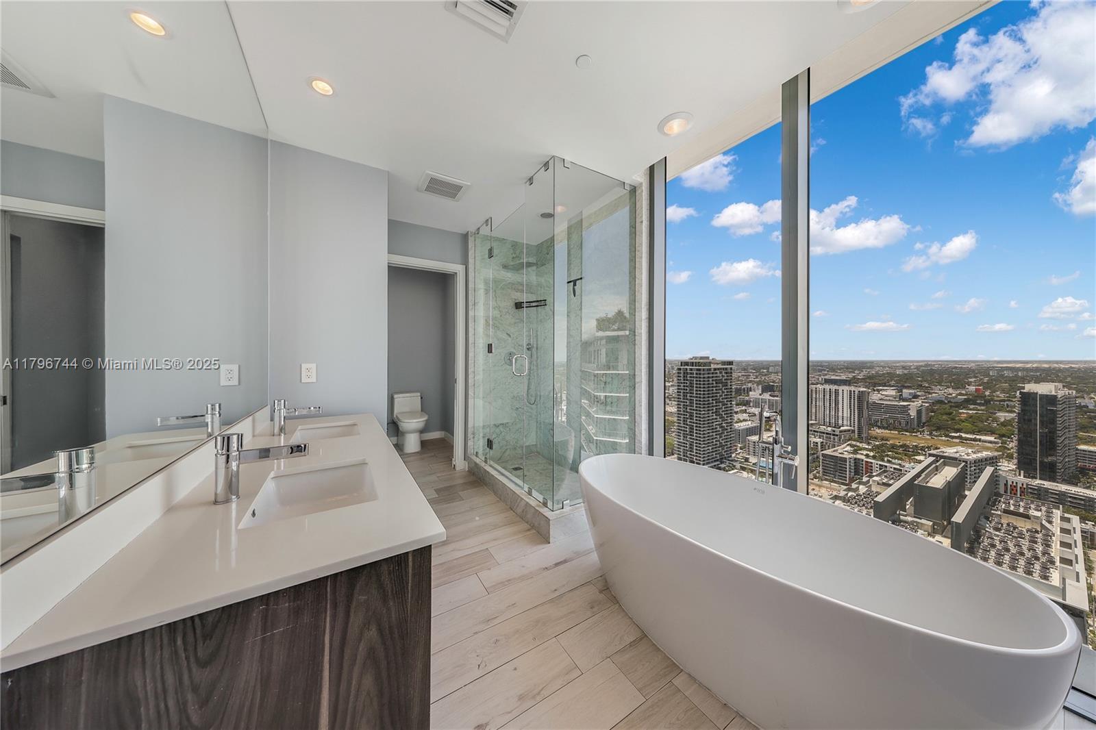 480 NE 31st St # 4307