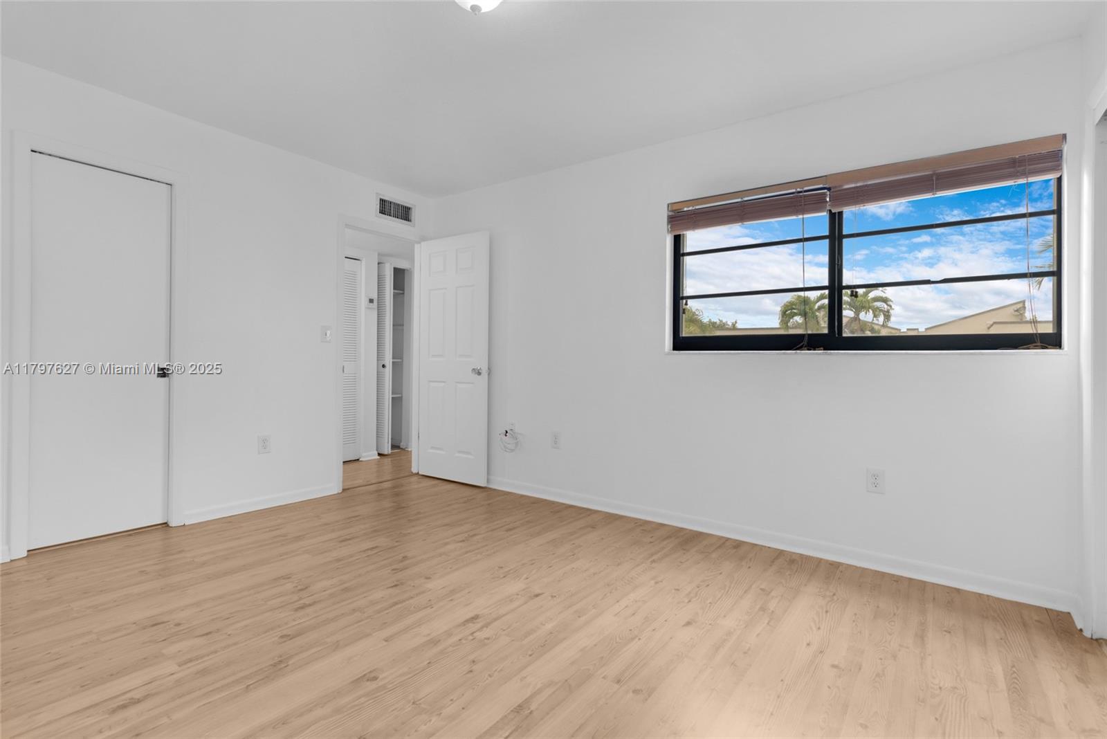 4718 SW 67th Ave # B6