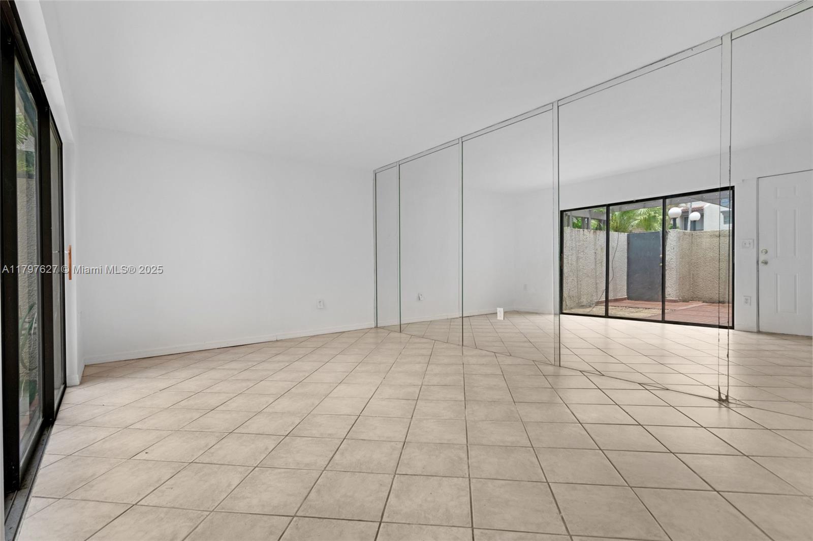 4718 SW 67th Ave # B6