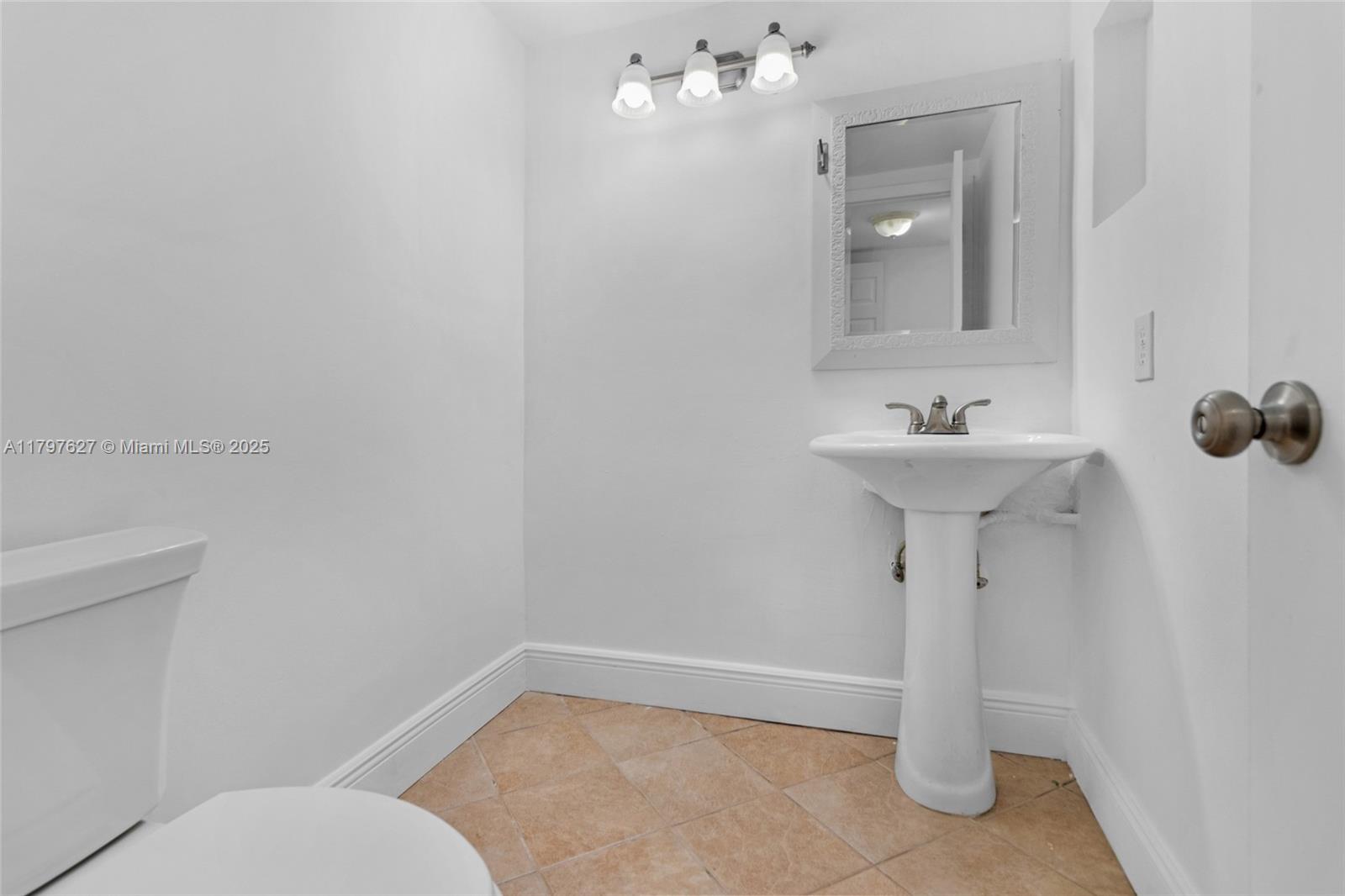 4718 SW 67th Ave # B6