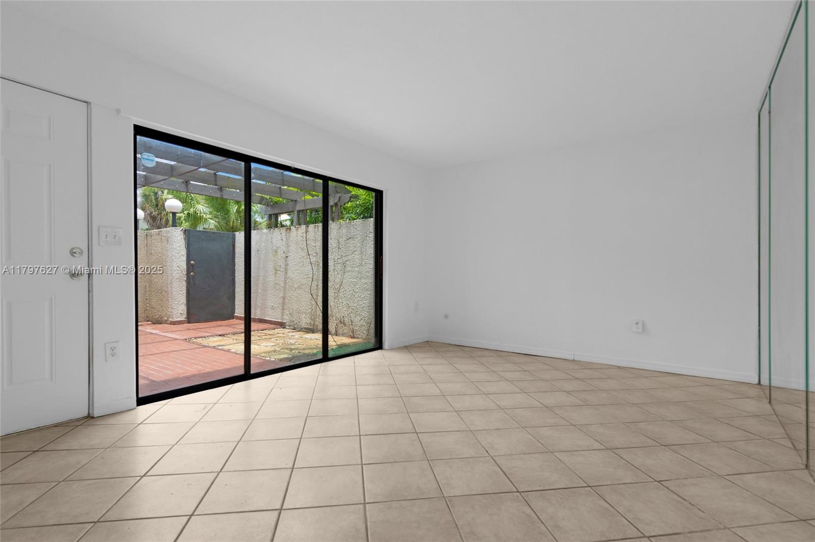 4718 SW 67th Ave # B6