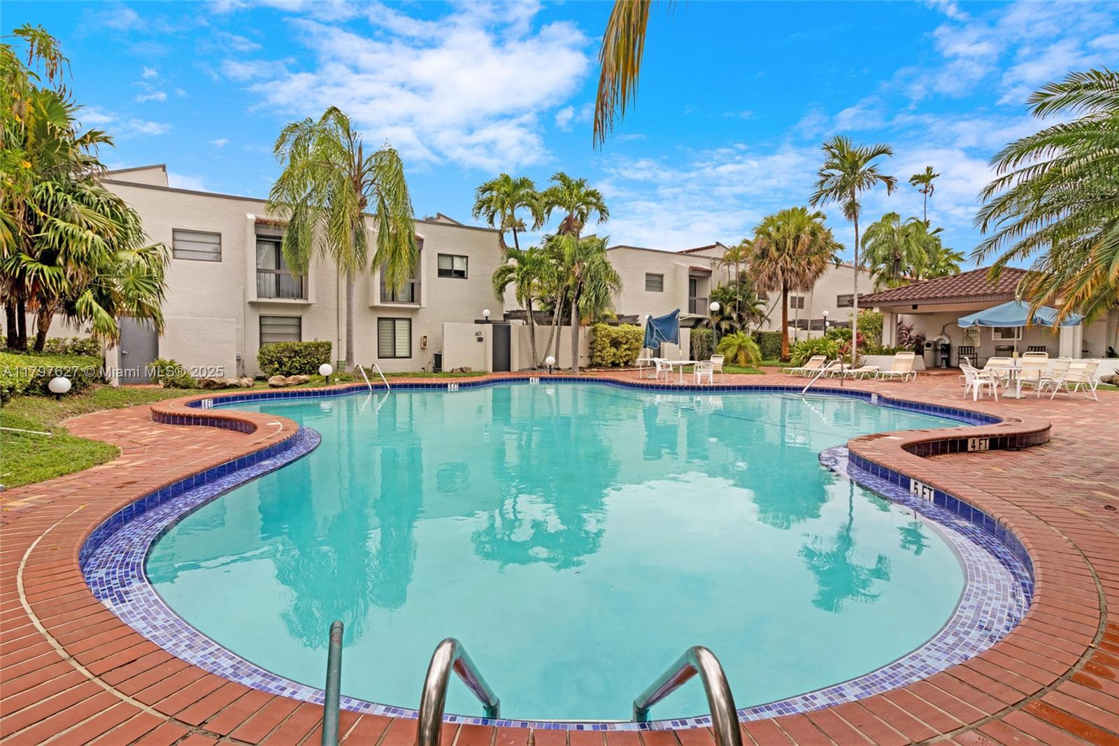 4718 SW 67th Ave # B6