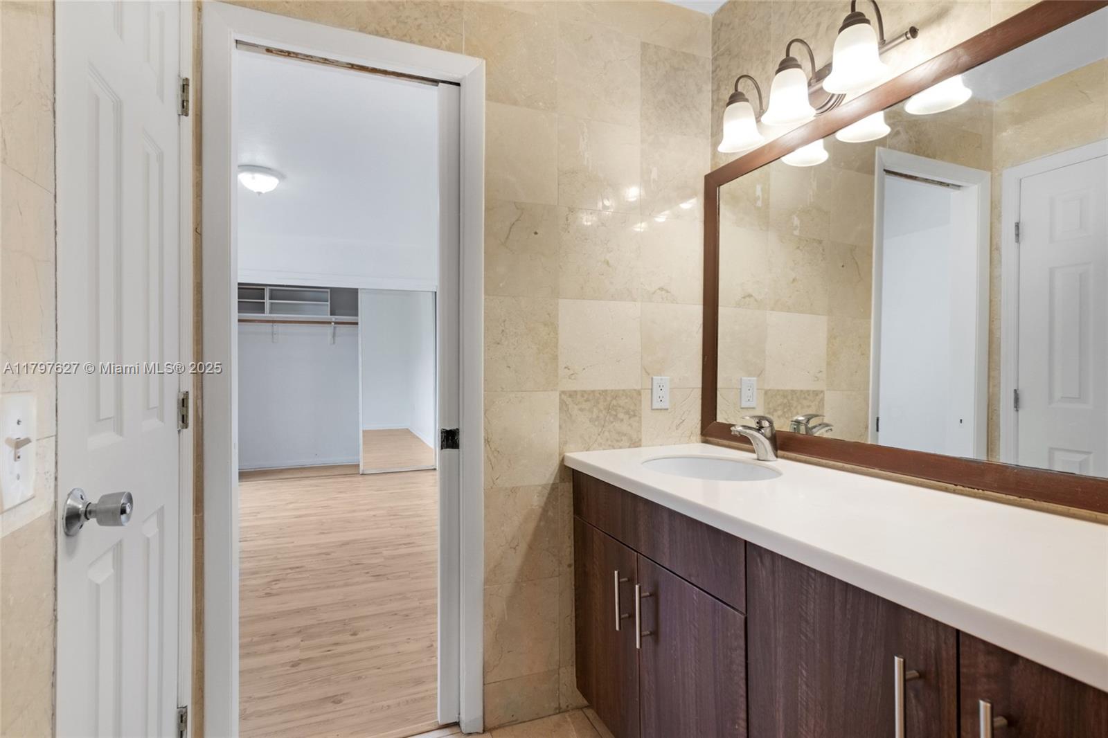 4718 SW 67th Ave # B6