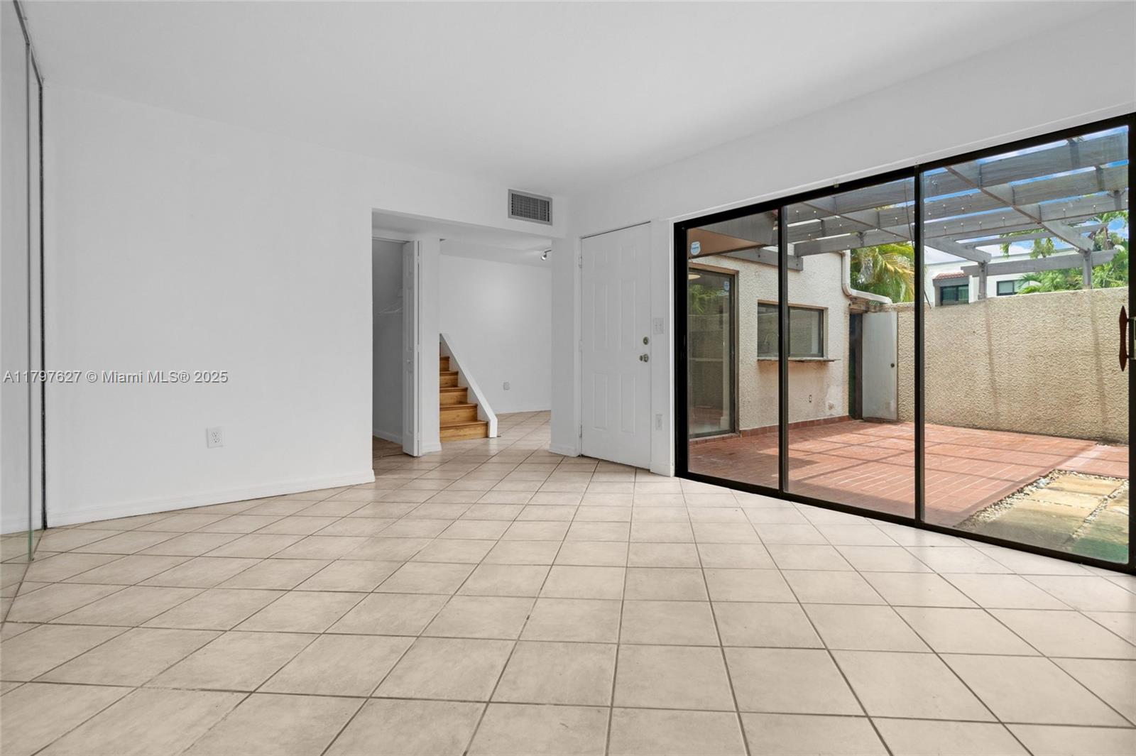 4718 SW 67th Ave # B6