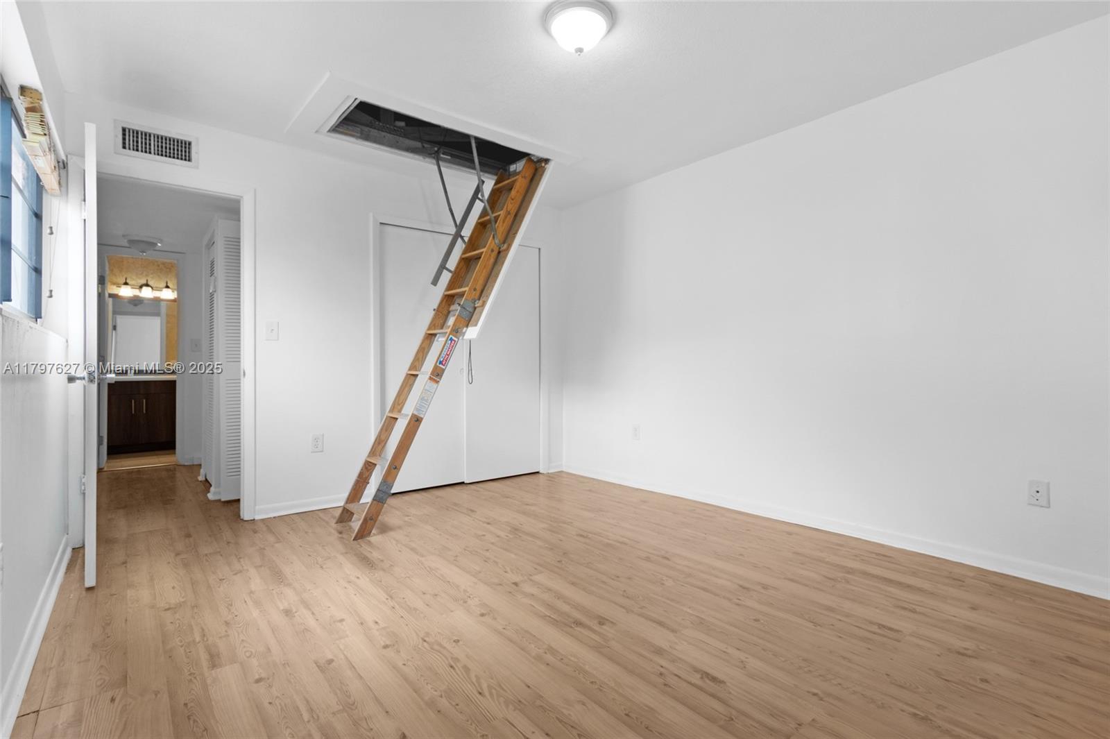 4718 SW 67th Ave # B6