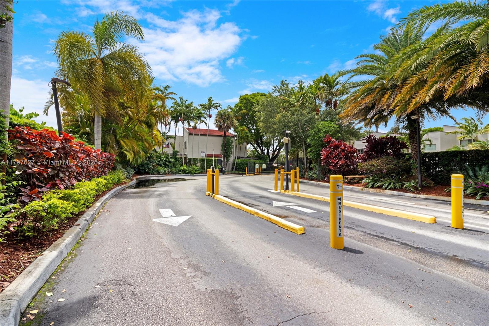 4718 SW 67th Ave # B6