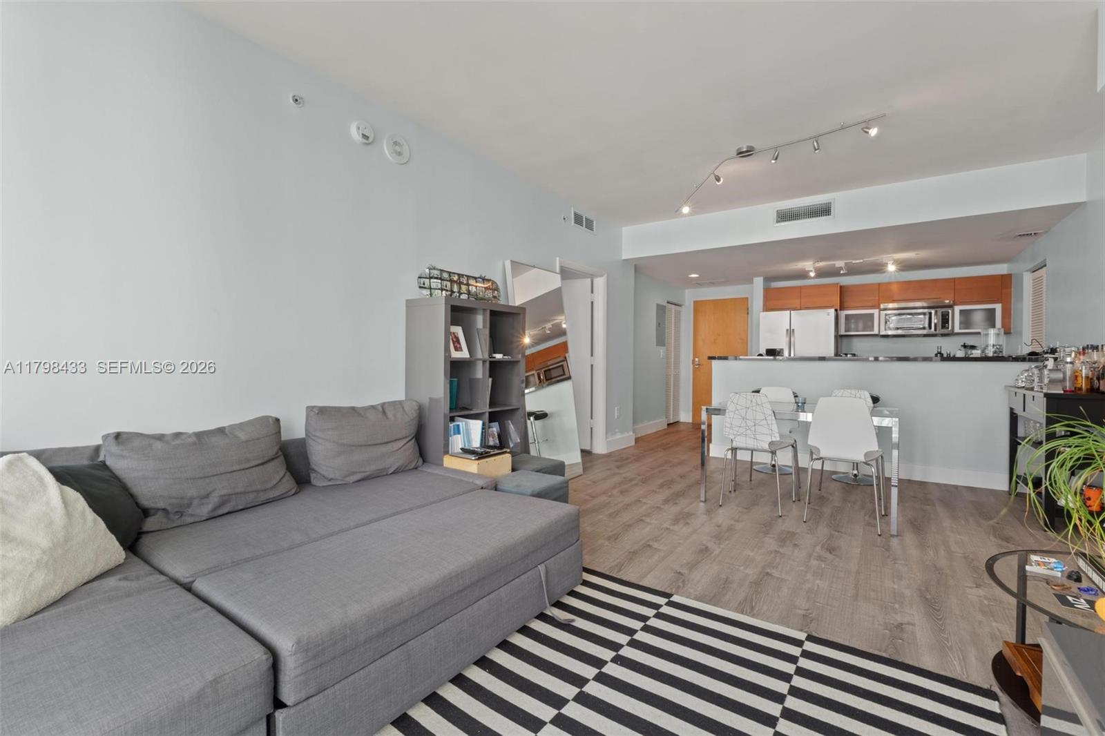 253 NE 2nd St # 2201