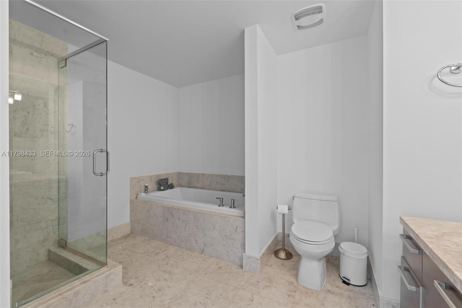 253 NE 2nd St # 2201